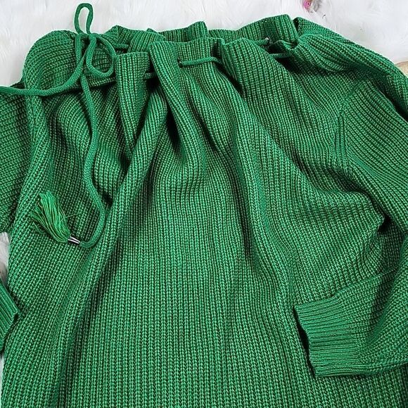 Holiday Green Chunky Knit Off or On Shoulder Drawstring Sweater - Picture 6 of 6